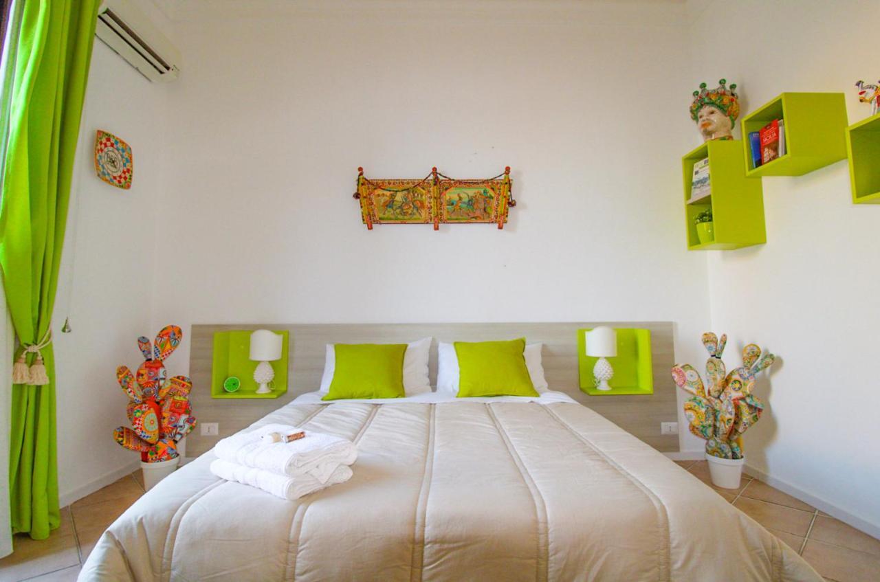 The Palace B&B And Apartments Santo Stefano di Camastra Extérieur photo