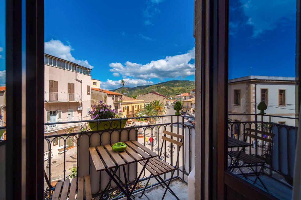 The Palace B&B And Apartments Santo Stefano di Camastra Extérieur photo