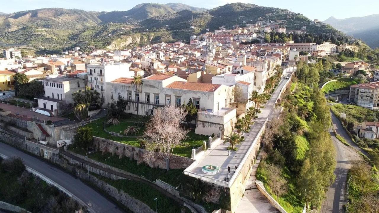 The Palace B&B And Apartments Santo Stefano di Camastra Extérieur photo