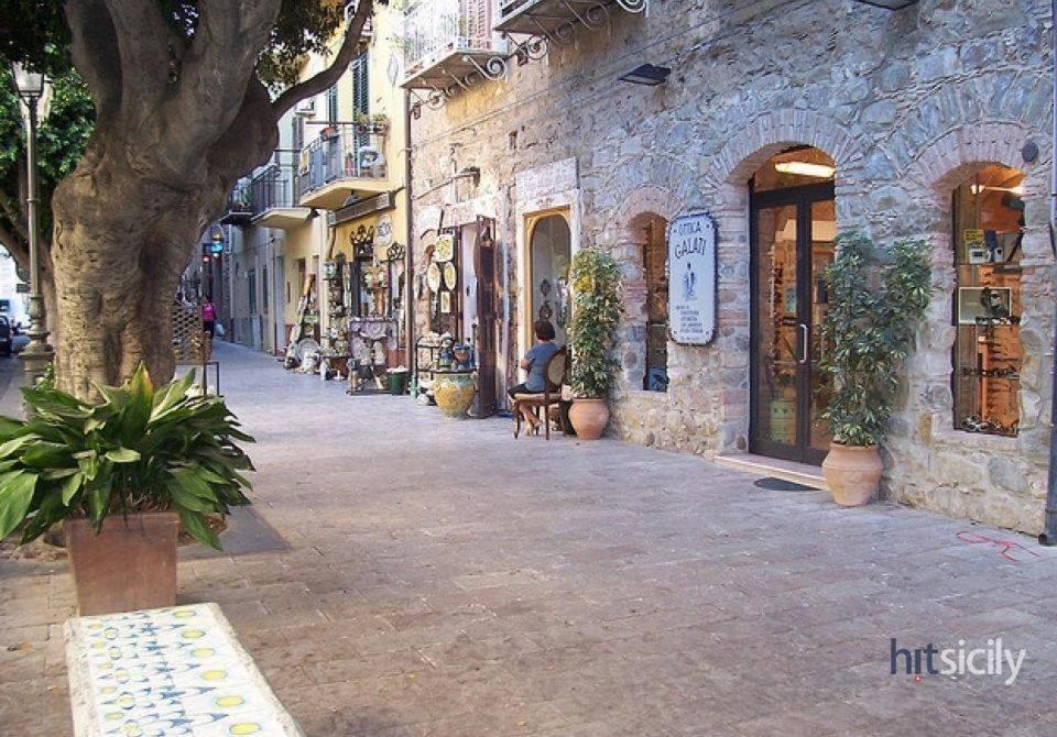 The Palace B&B And Apartments Santo Stefano di Camastra Extérieur photo