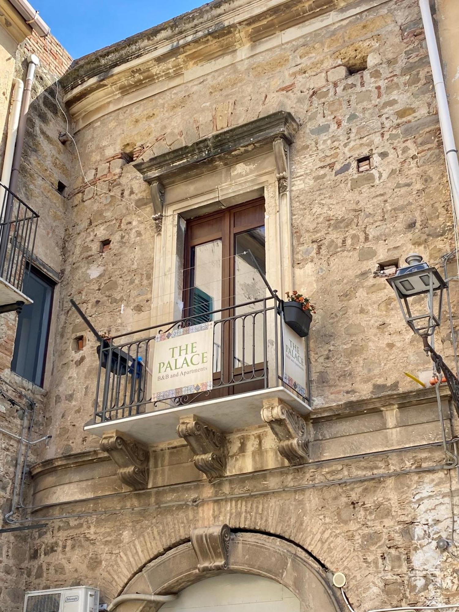 The Palace B&B And Apartments Santo Stefano di Camastra Extérieur photo