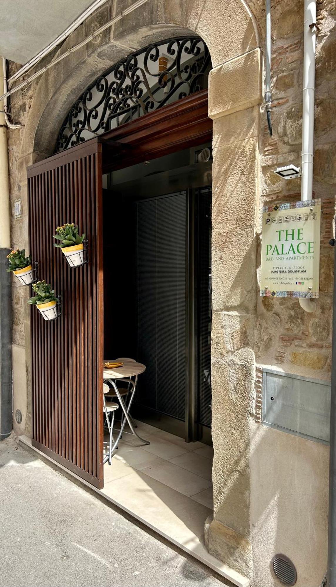 The Palace B&B And Apartments Santo Stefano di Camastra Extérieur photo